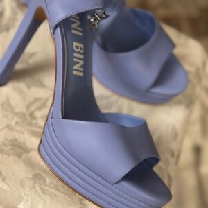 Gianni Bini Lavender Platform Heels